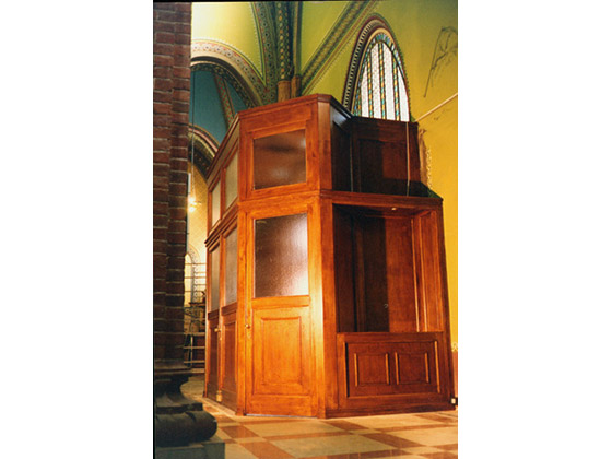 portale chiesa - vista interna